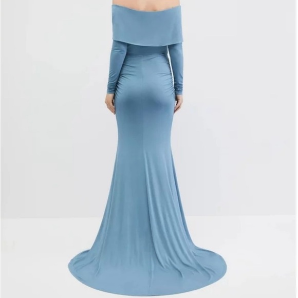 Motherhood Maternity Maxi Off-Shoulder Long Sleeve Train Photoshoot Dress - Picture 10 of 11